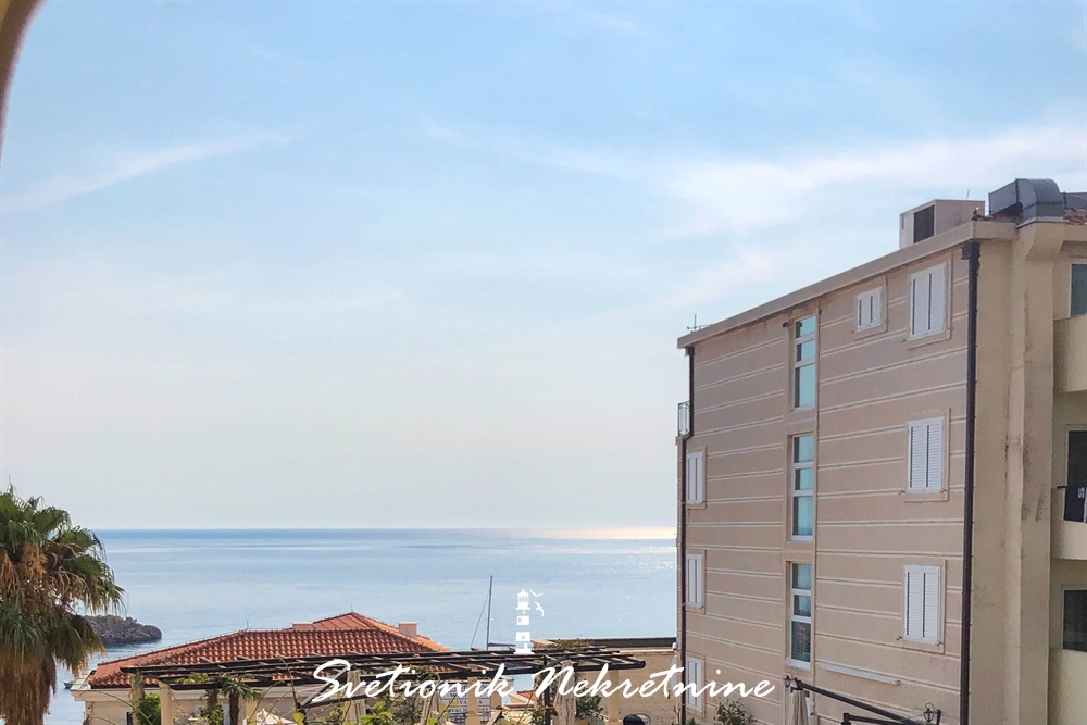 Dvosoban stan sa pogledom na more – Sveti Stefan, Budva