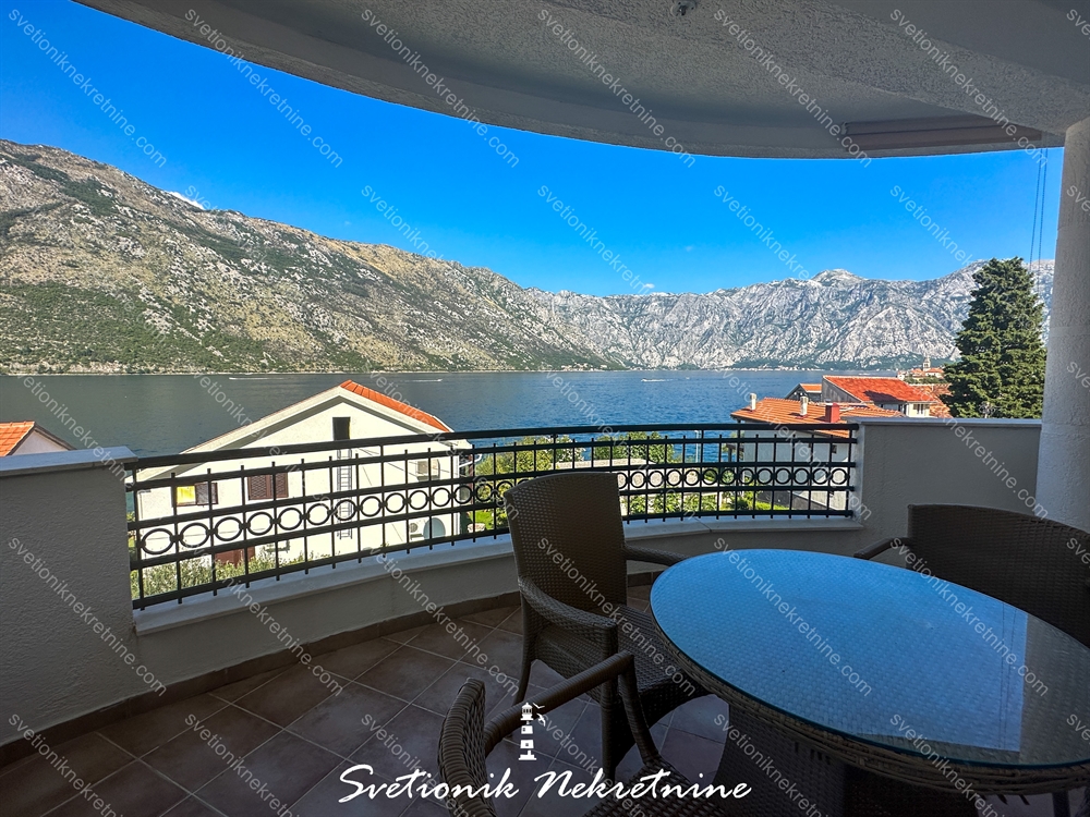 Prodaja stanova Kotor - Jednosoban stan sa pogledom u neposrednoj blizini mora, Stoliv