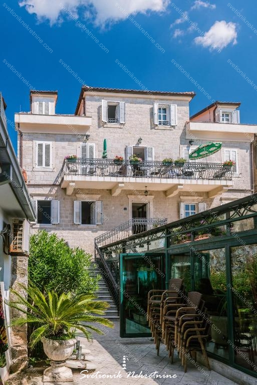 Ekskluzivan mini hotel sa restoranom u prvoj liniji do mora - Igalo, Herceg Novi