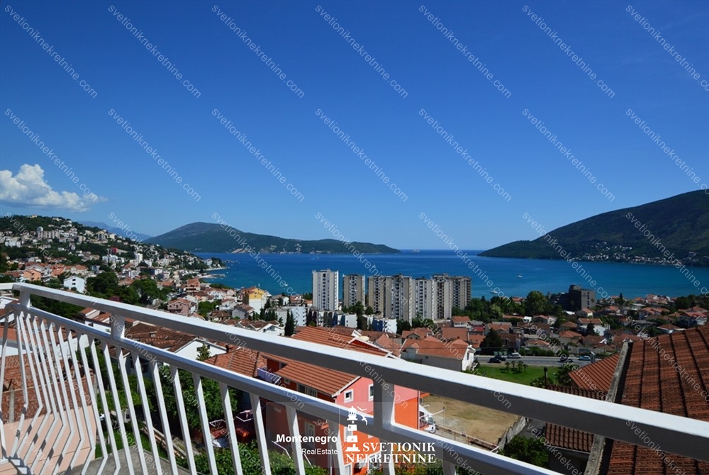 Prodaja stanova Herceg Novi - Trosoban stan sa pogledom na more, Igalo-Gomila