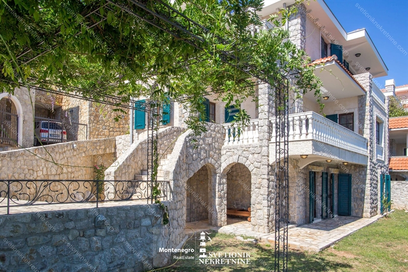 Prodaja kuca Herceg Novi – Kuca sa pogledom na more, Igalo