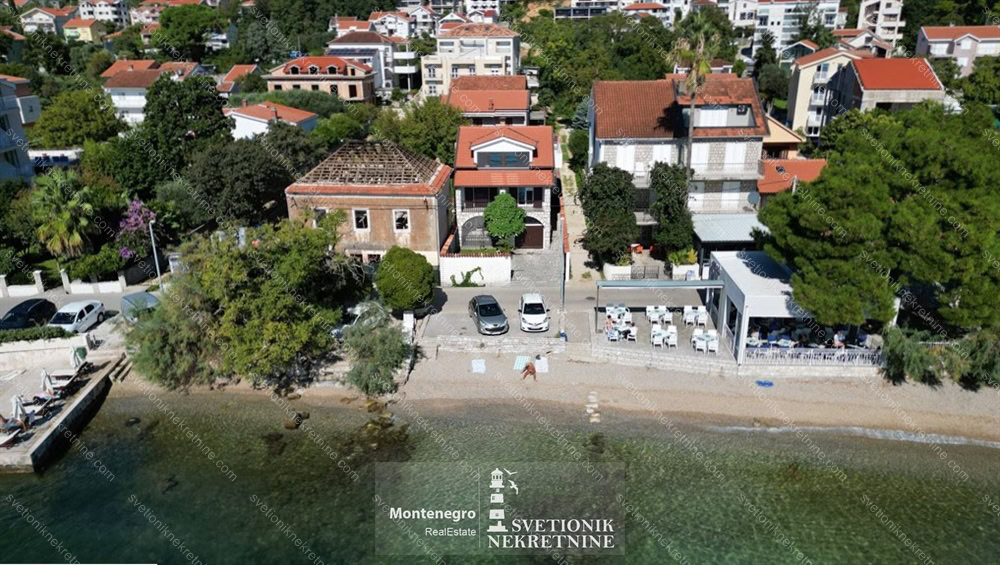 Prodaja kuca Opstina Herceg Novi - Porodicna kuca uz more, Bijela